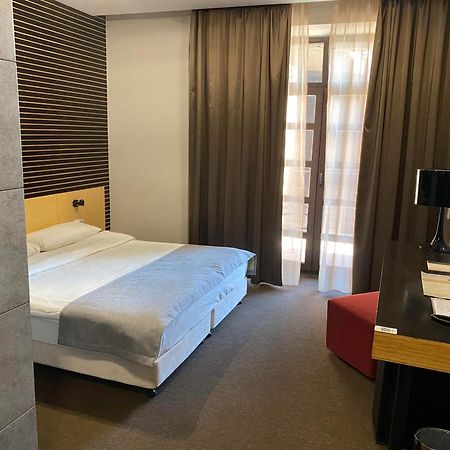 Park Hotel Switzerland Obariv Kültér fotó