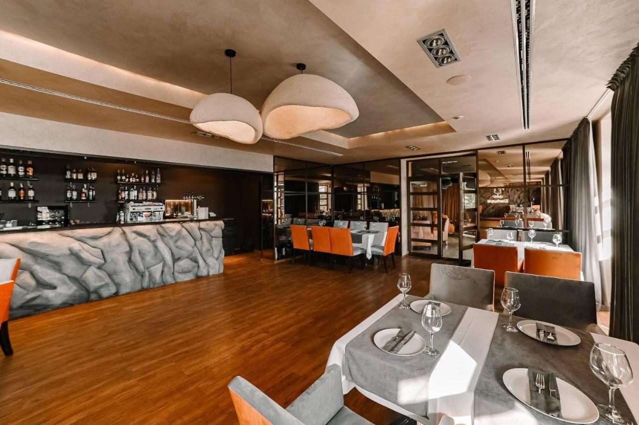 Park Hotel Switzerland Obariv Kültér fotó