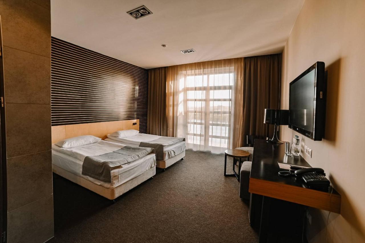 Park Hotel Switzerland Obariv Kültér fotó