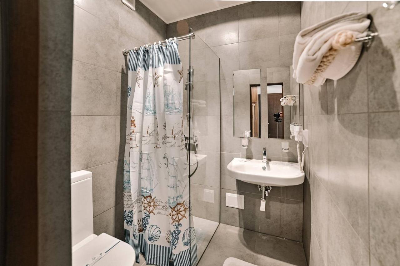 Park Hotel Switzerland Obariv Kültér fotó