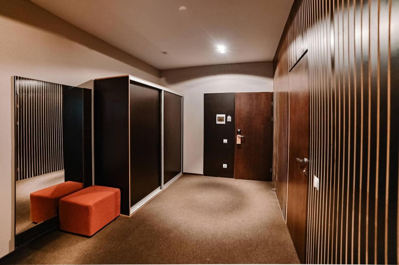 Park Hotel Switzerland Obariv Kültér fotó