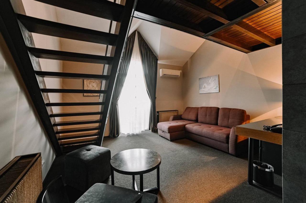 Park Hotel Switzerland Obariv Kültér fotó