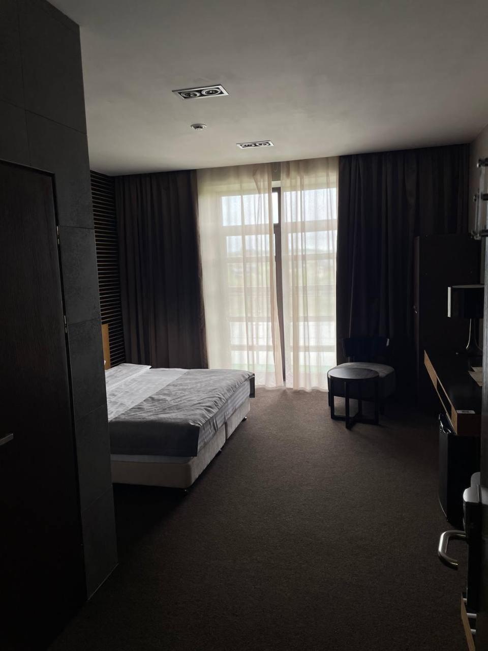 Park Hotel Switzerland Obariv Kültér fotó